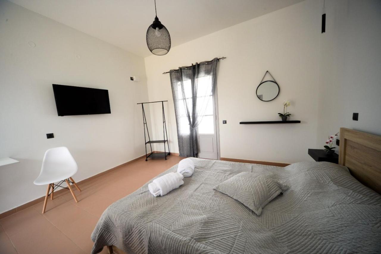 Azosunapartment3 Azolimnos Syros Exterior photo